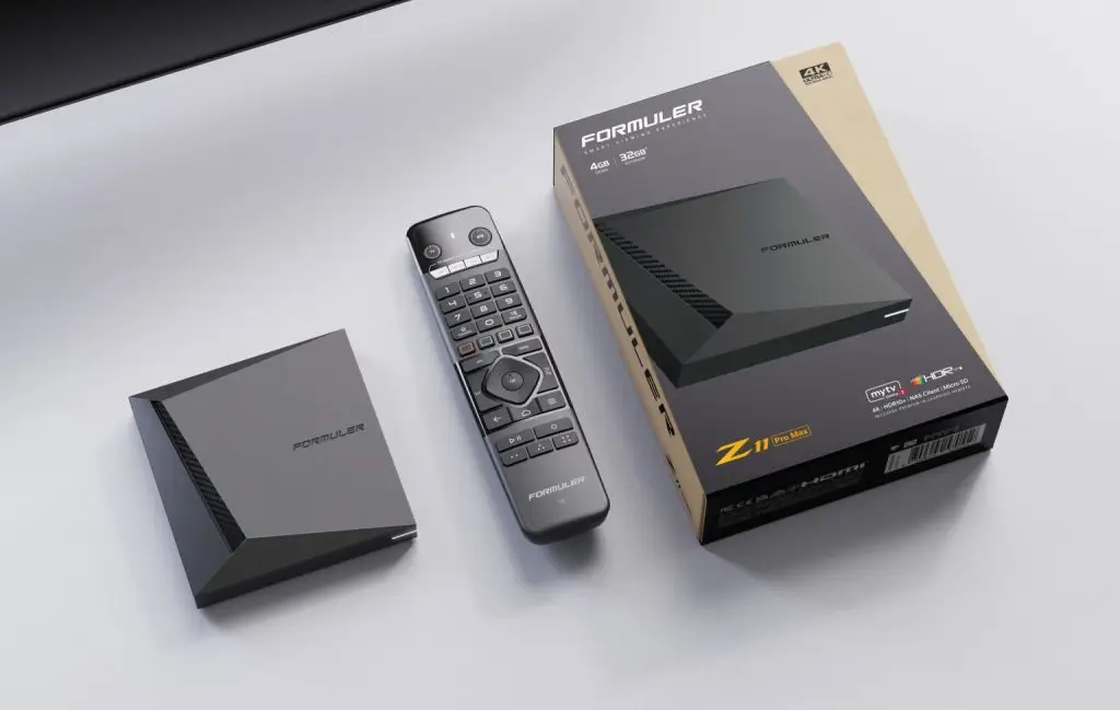 Box IPTV Formuler Z11 Pro Max avec télécommande, compatible avec IPTV Québec.